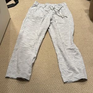 Lululemon crop pants size 6